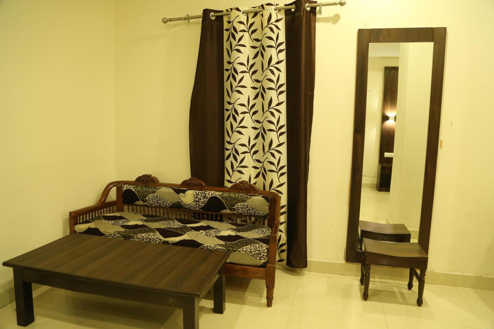 Hotel Krishna Palace Udajpur Zewnętrze zdjęcie