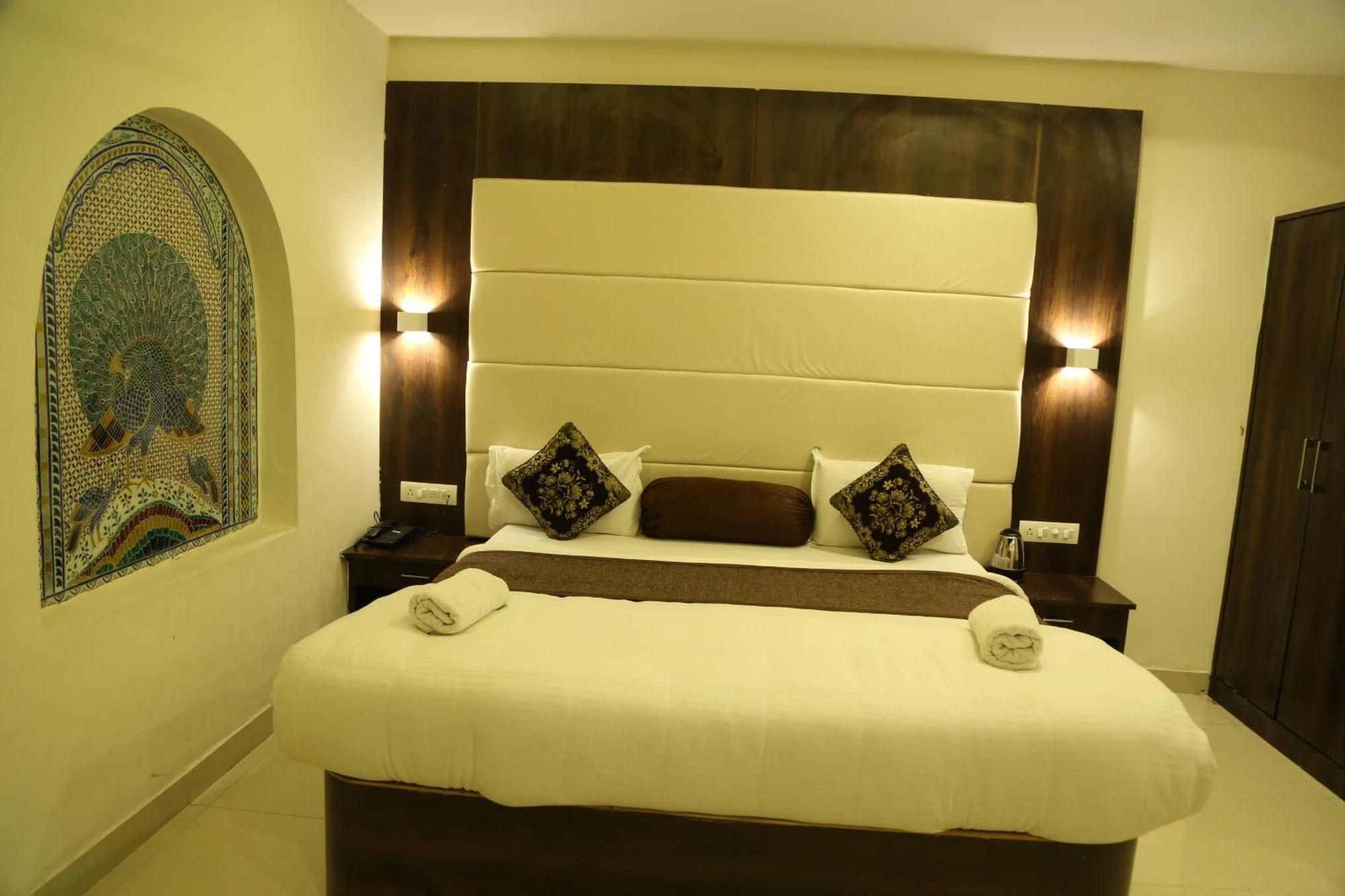 Hotel Krishna Palace Udajpur Zewnętrze zdjęcie