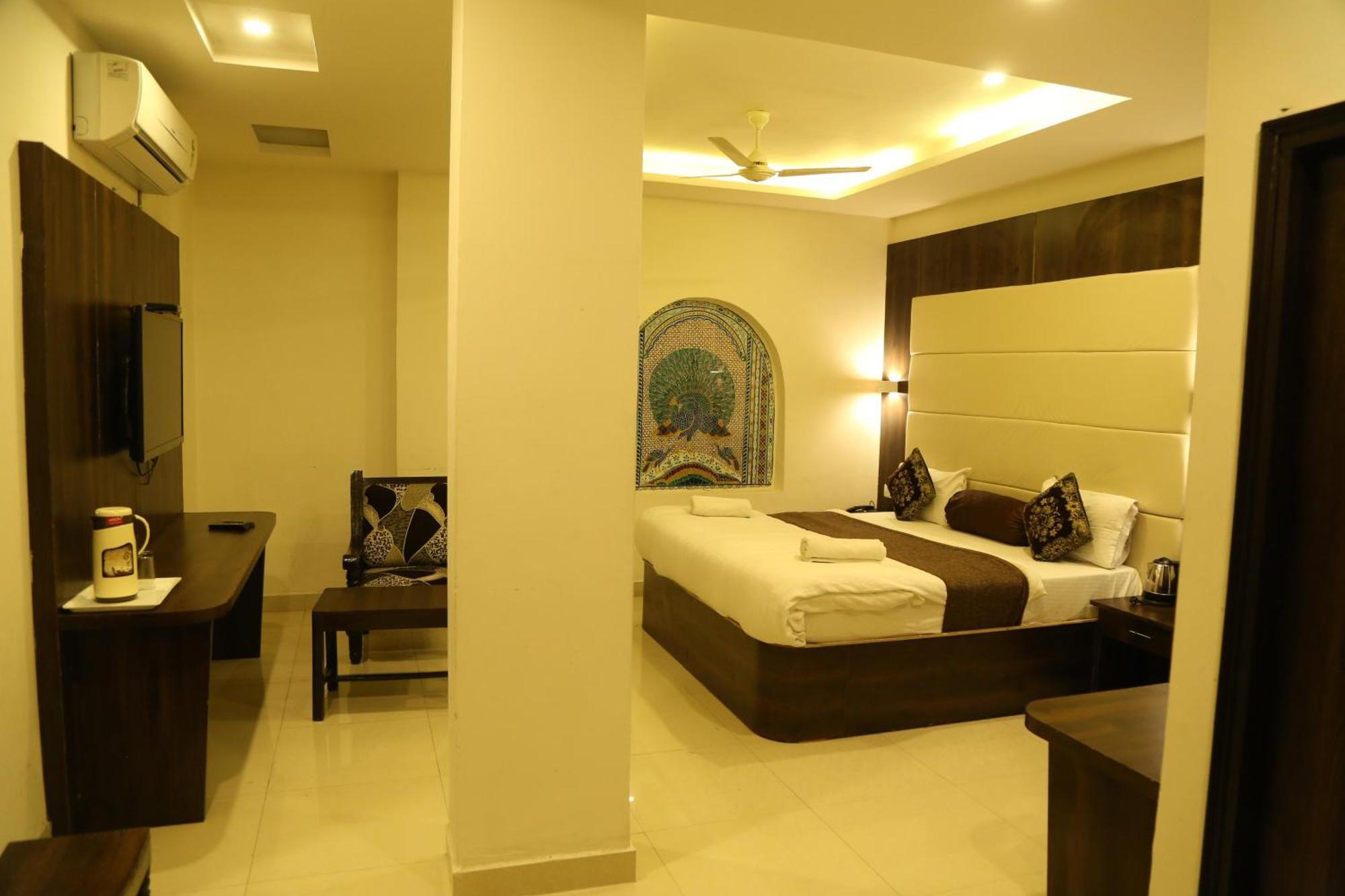 Hotel Krishna Palace Udajpur Zewnętrze zdjęcie