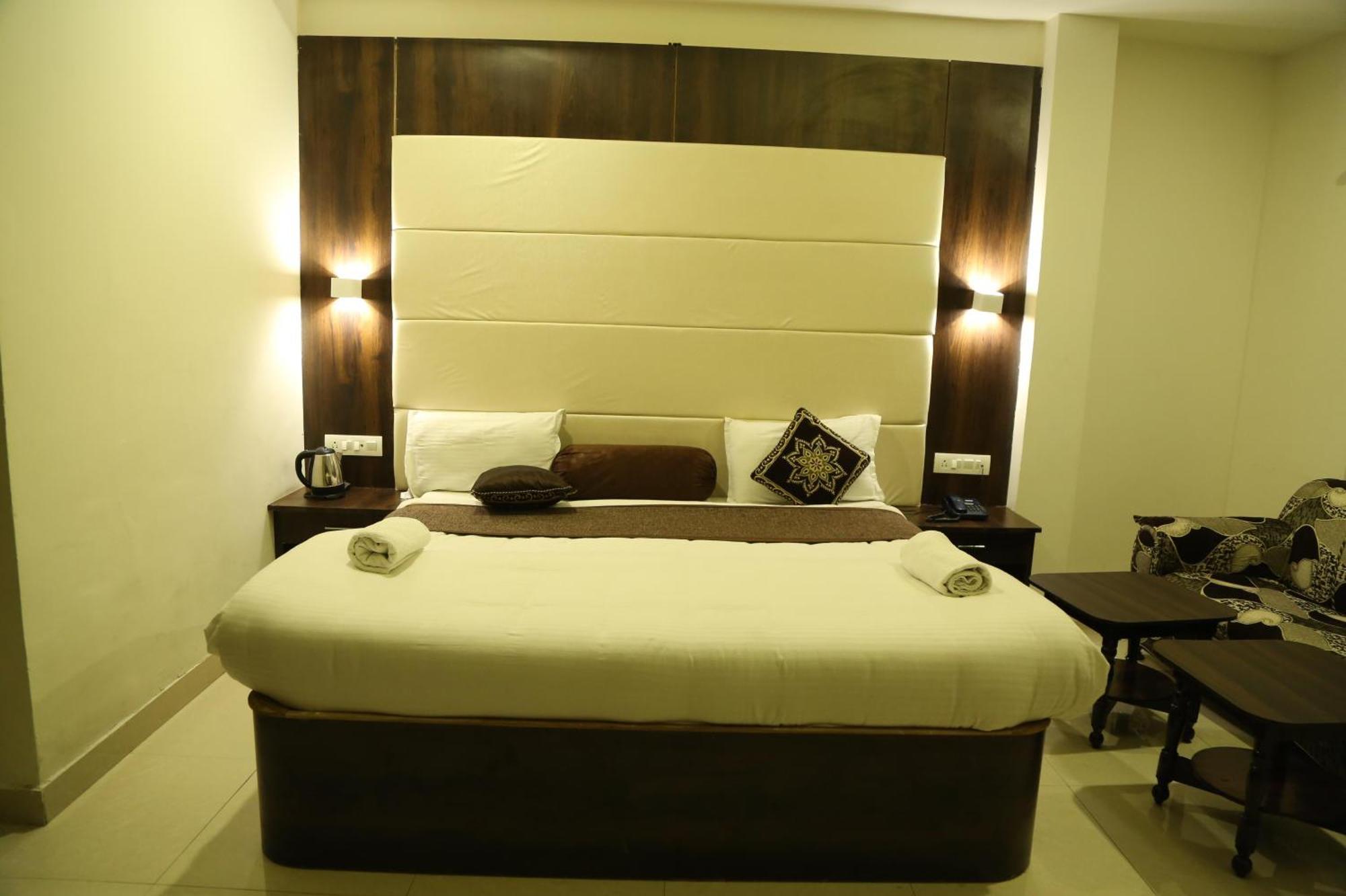 Hotel Krishna Palace Udajpur Zewnętrze zdjęcie