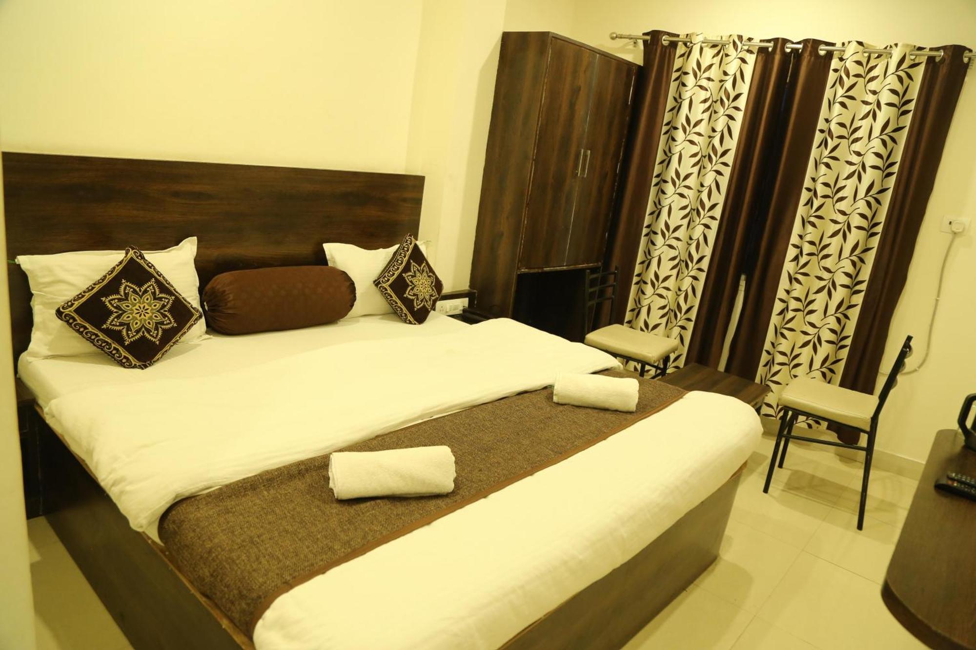 Hotel Krishna Palace Udajpur Zewnętrze zdjęcie