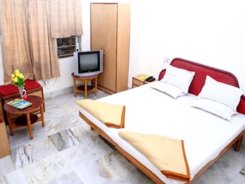 Hotel Krishna Palace Udajpur Zewnętrze zdjęcie