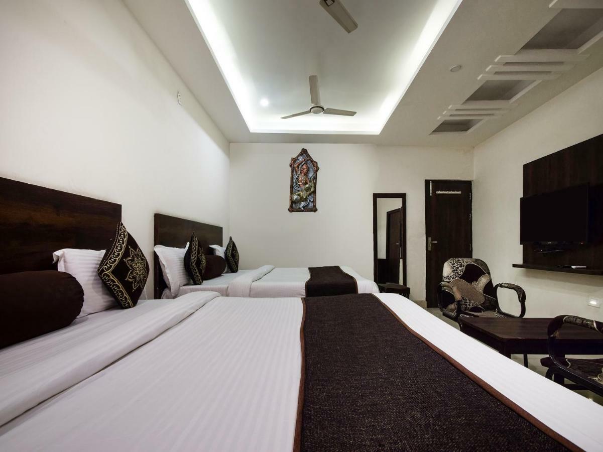Hotel Krishna Palace Udajpur Zewnętrze zdjęcie