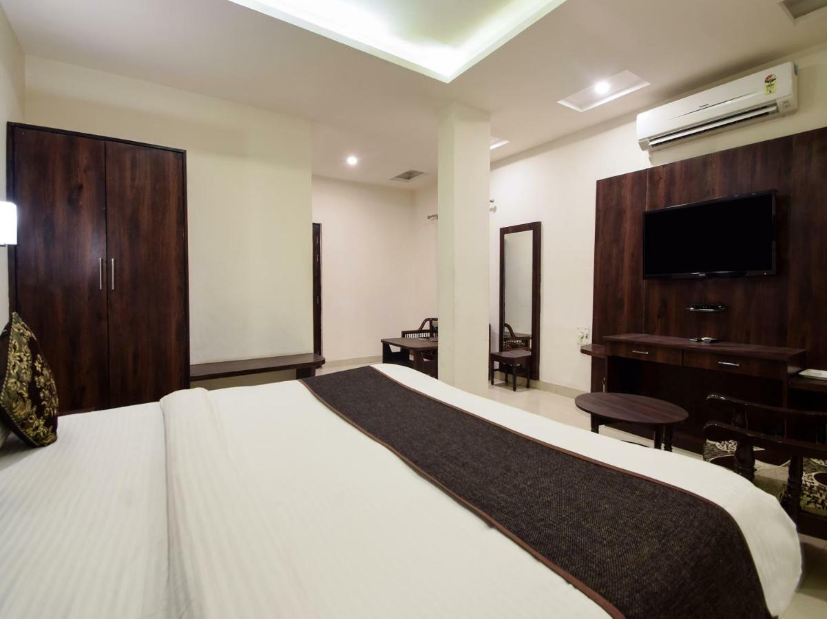 Hotel Krishna Palace Udajpur Zewnętrze zdjęcie
