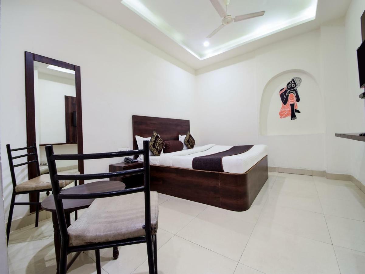 Hotel Krishna Palace Udajpur Zewnętrze zdjęcie