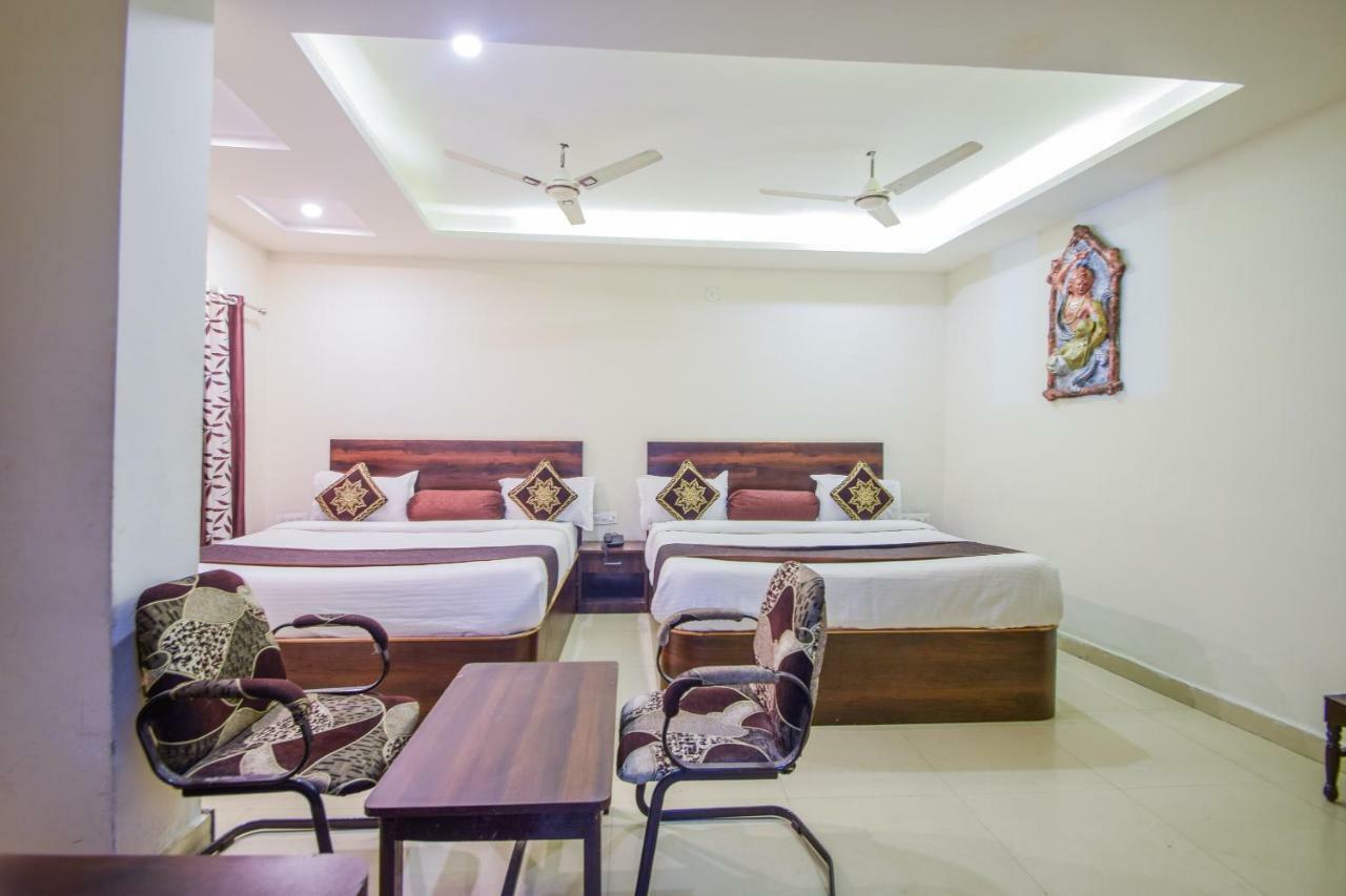 Hotel Krishna Palace Udajpur Zewnętrze zdjęcie