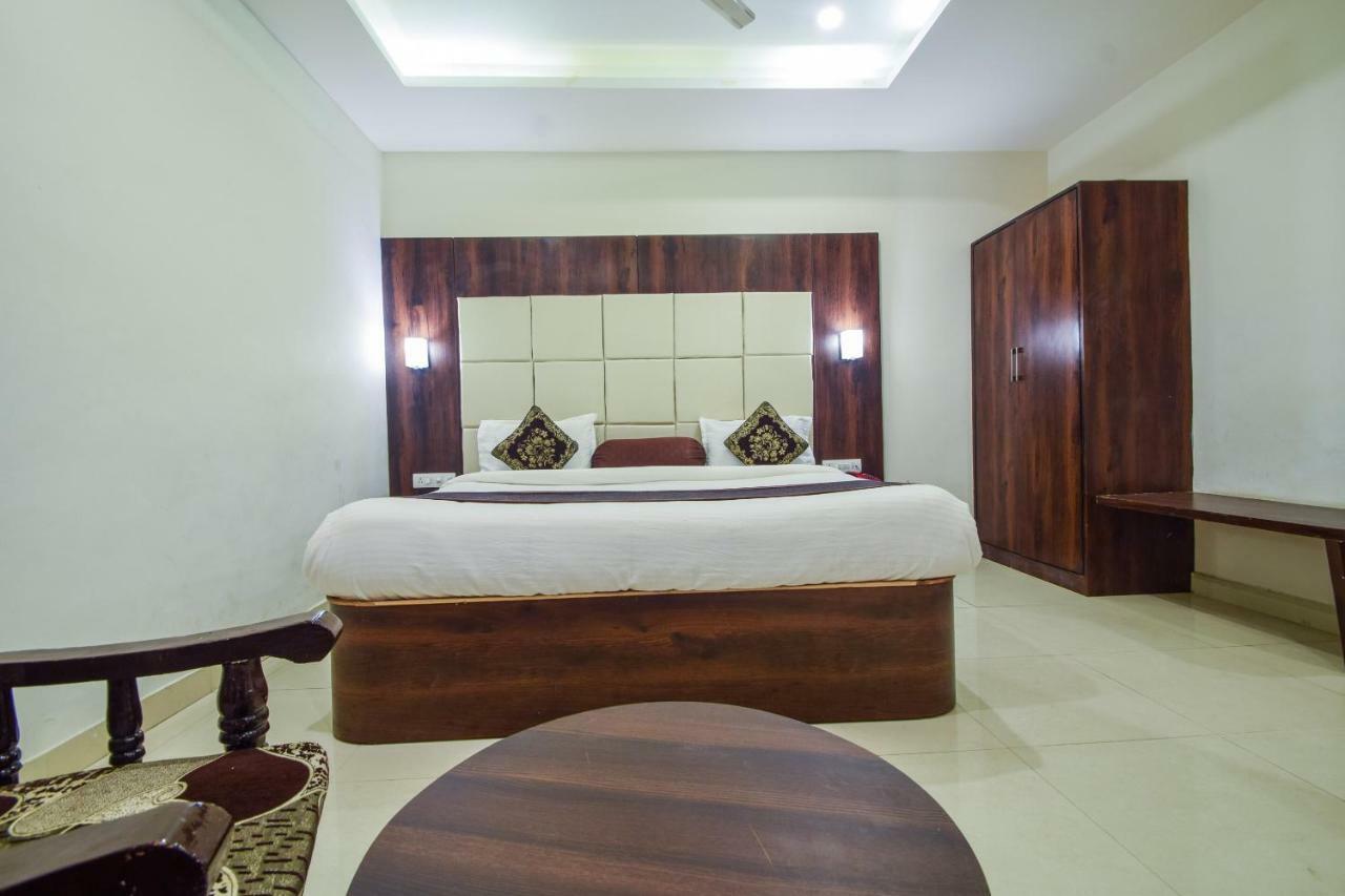 Hotel Krishna Palace Udajpur Zewnętrze zdjęcie