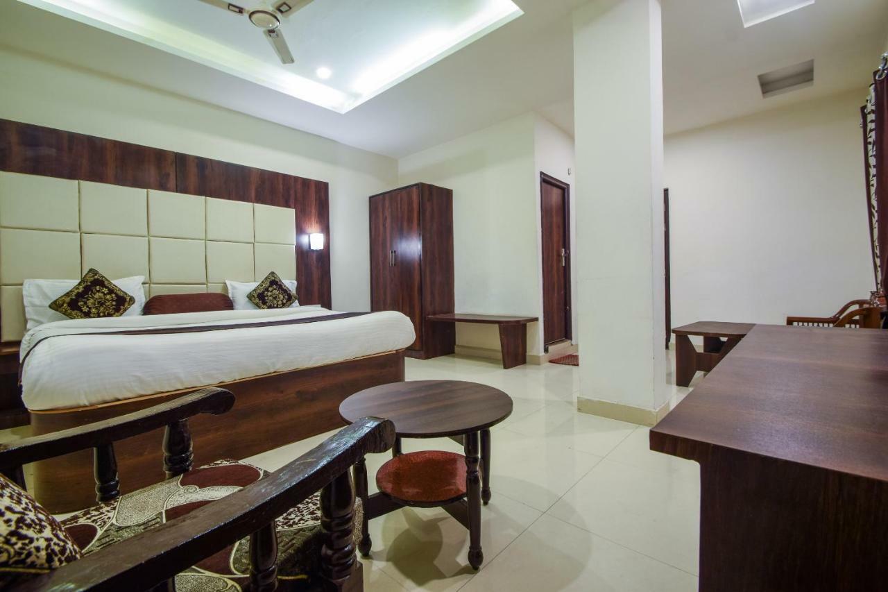 Hotel Krishna Palace Udajpur Zewnętrze zdjęcie